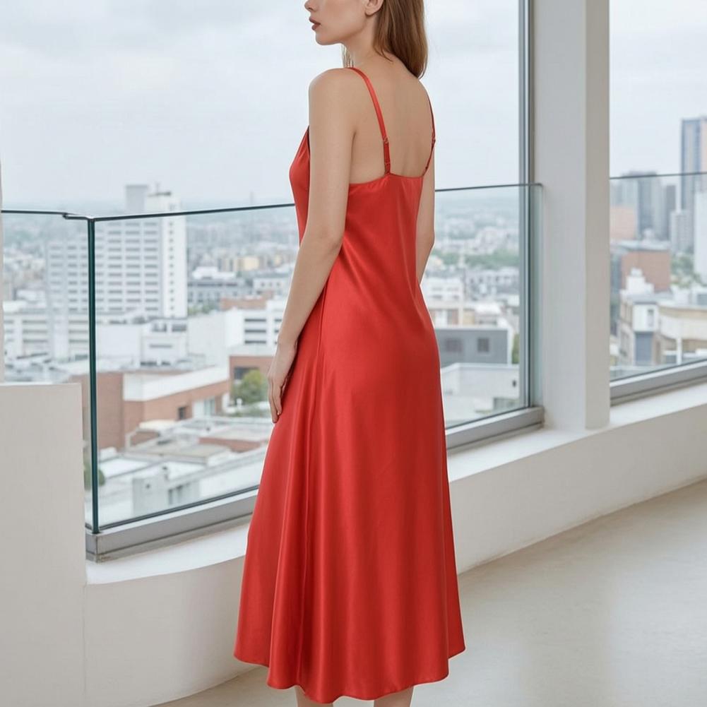 Smart Home Simulation - Sexy nachthemd met diepe hals, nachtkleding